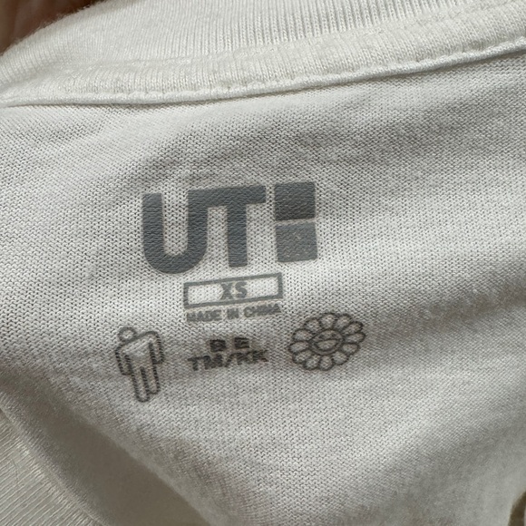 Uniqlo Billie Eilish X Takashi Murakami White Floral Spellout T Shirt Top XS - Picture 13 of 14